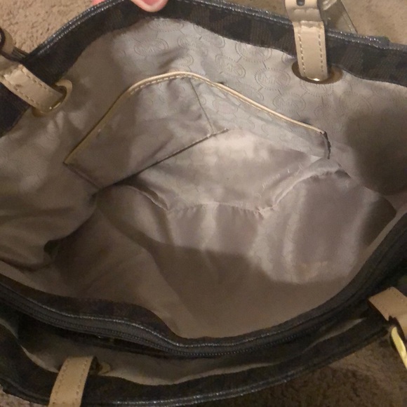 Lightly used Michael Kors 3 compartment purse - Picture 2 of 4